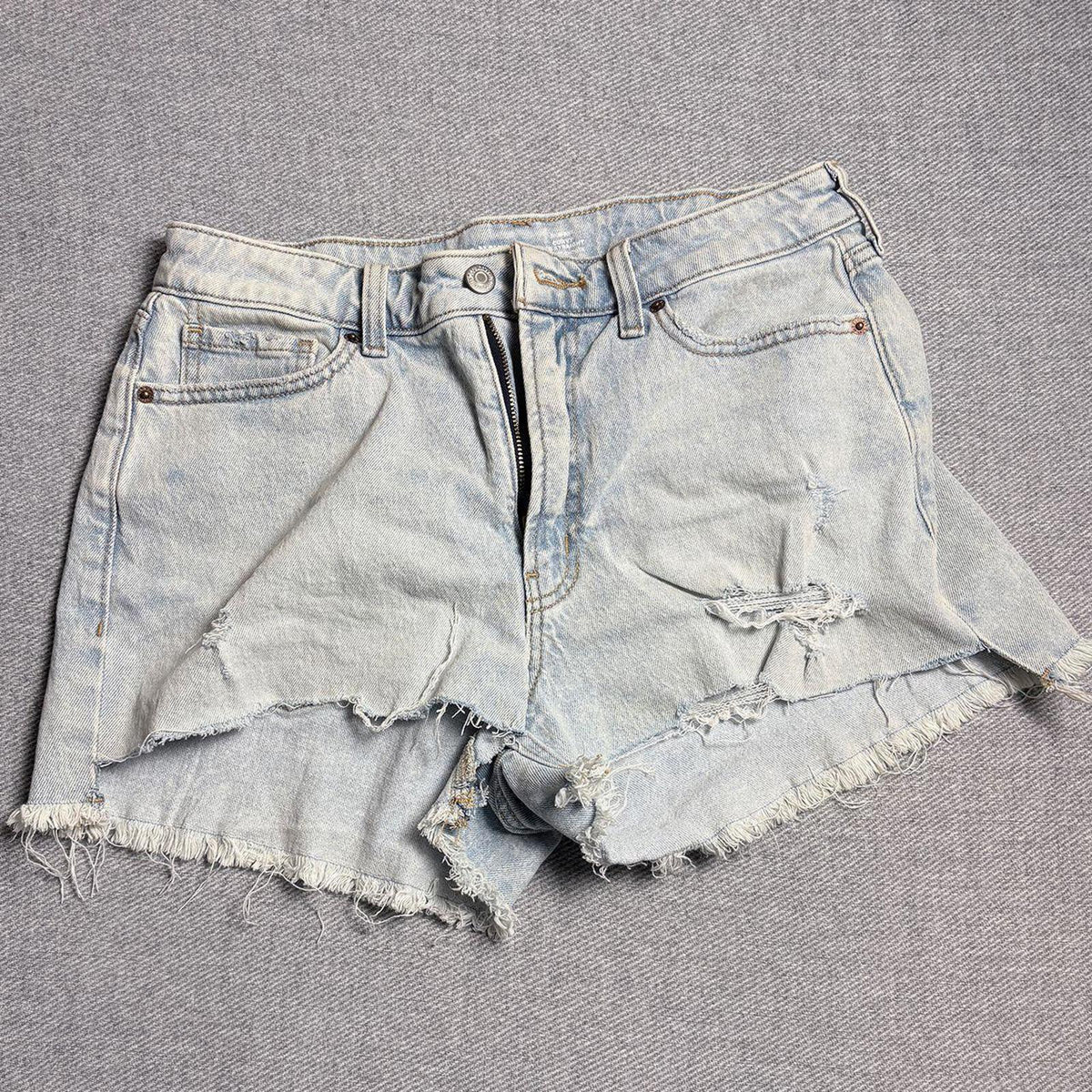 Old Navy Light Wash Distressed Cutoff Denim Shorts Size 8