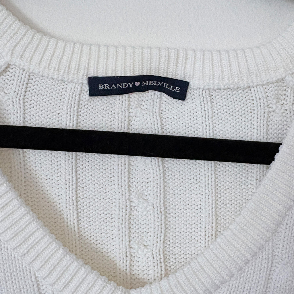 Brandy Melville Vneck Cable Sweater/Ivory/Medium