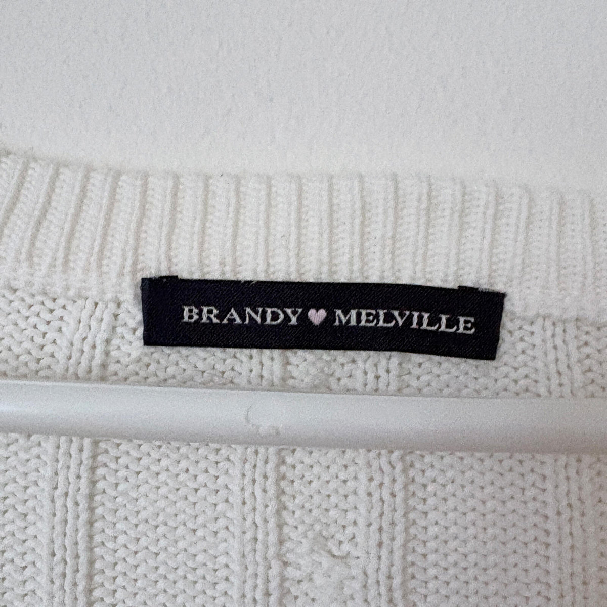 Brandy Melville Vneck Cable Sweater/Ivory/Medium
