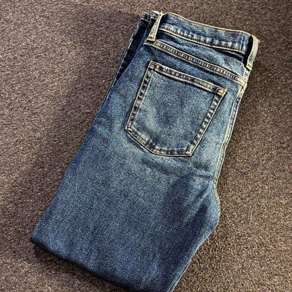 Universal Threads Mid-Rise Slim Jeans