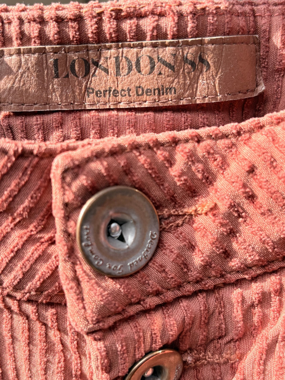 London 88 Corduroy Skinny Pants