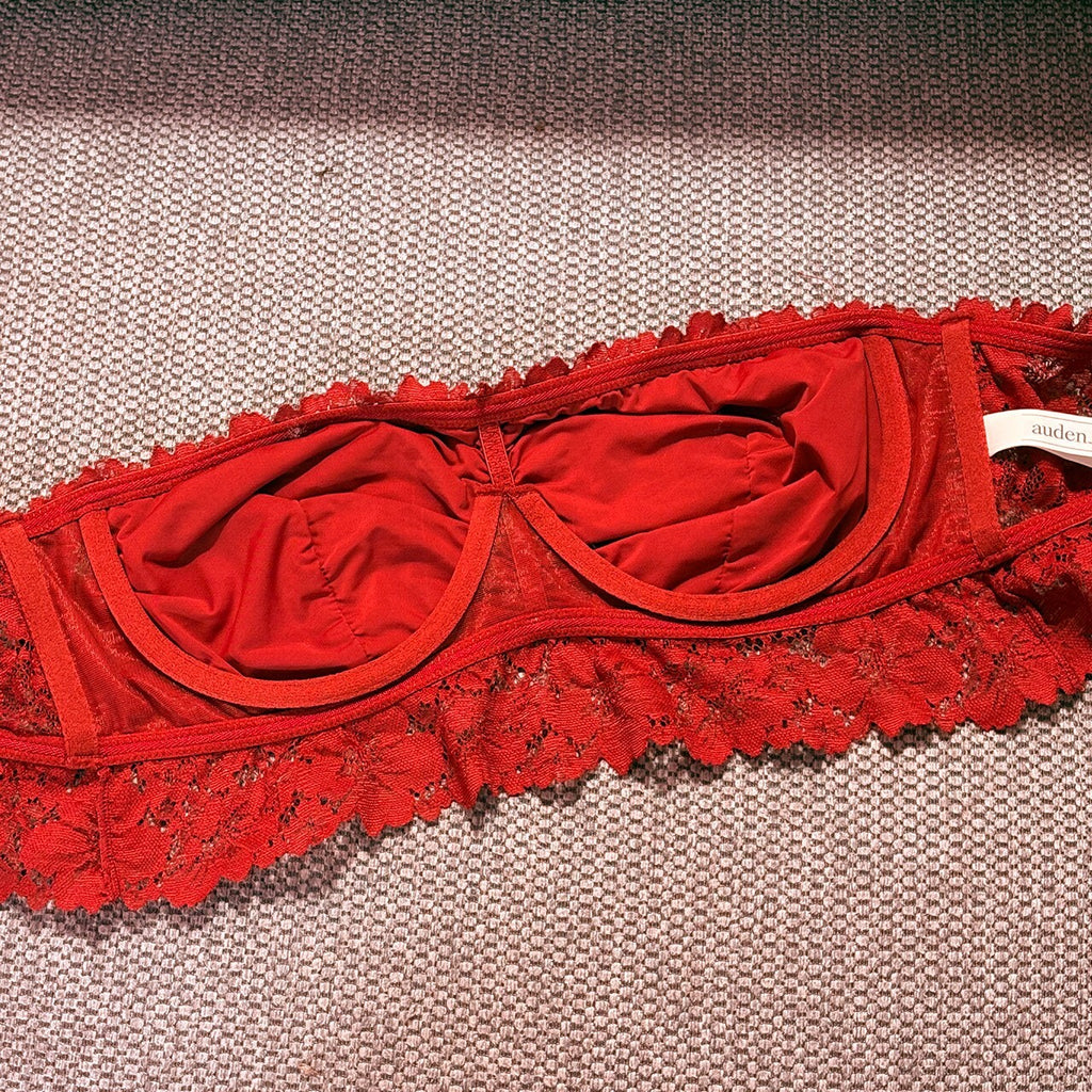 auden Red Lace Strapless Bra Medium