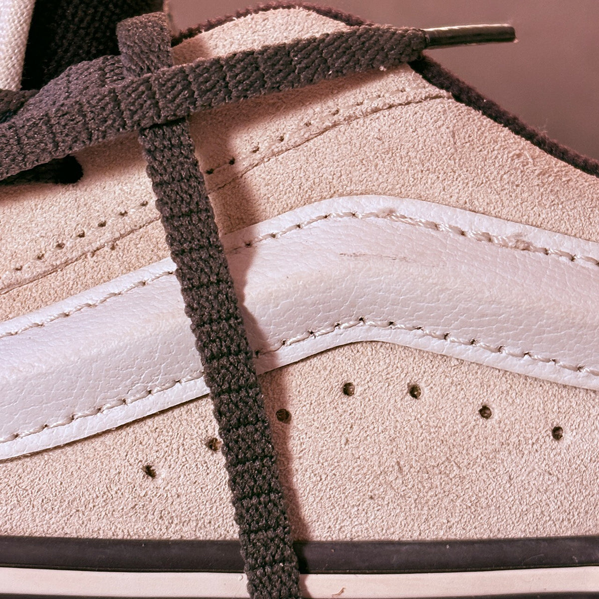 Vans Off The Wall Low Top Suede Sneakers Size 6 US Women