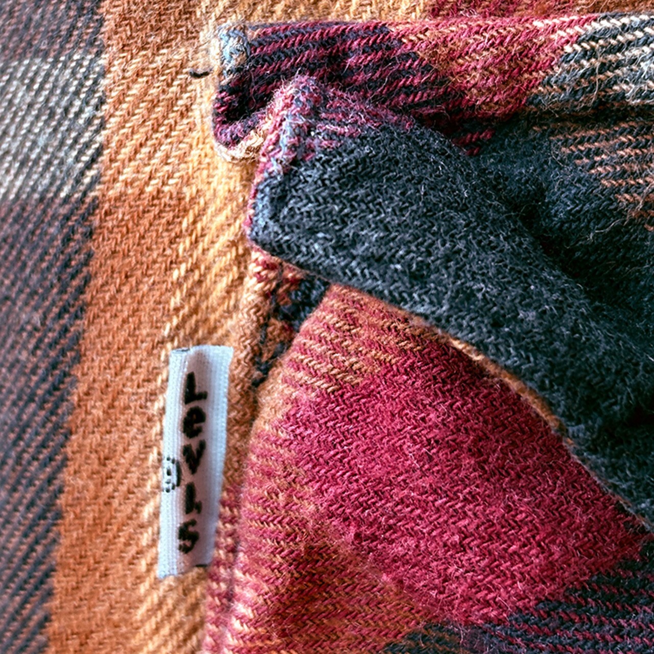 Levi's XL Plaid Flannel Shirt in Warm Autumn Colors