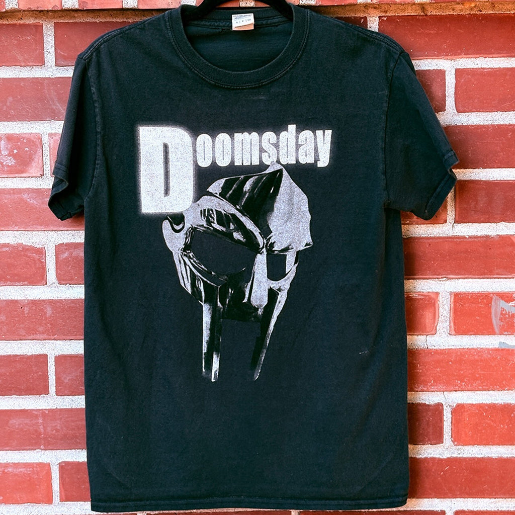 Gildan Doomsday Graphic Black Cotton T-Shirt Size Small