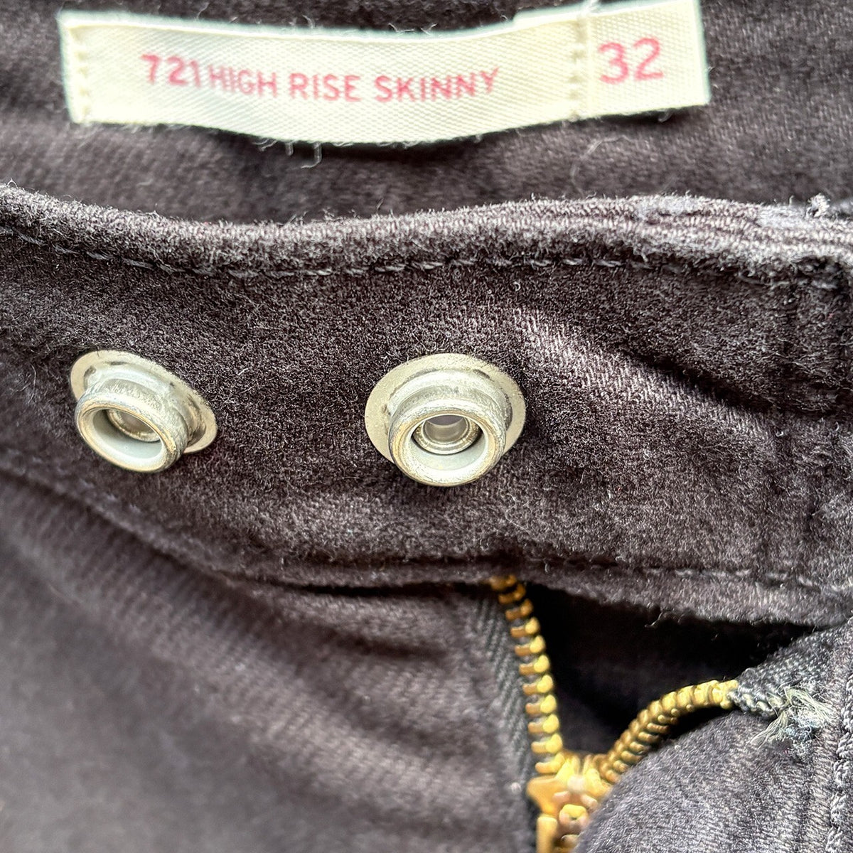 Levi's 721 High Rise Skinny | Black, 32