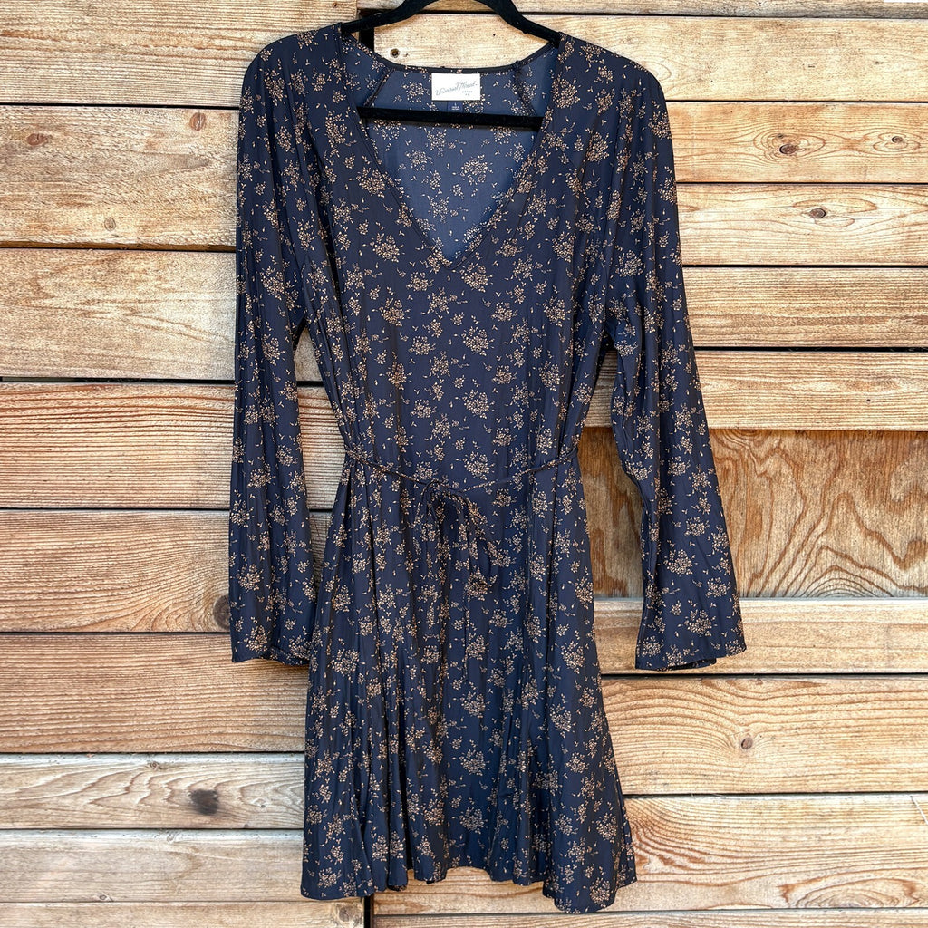 Universal Thread Navy Blue Floral Long Sleeve Dress
