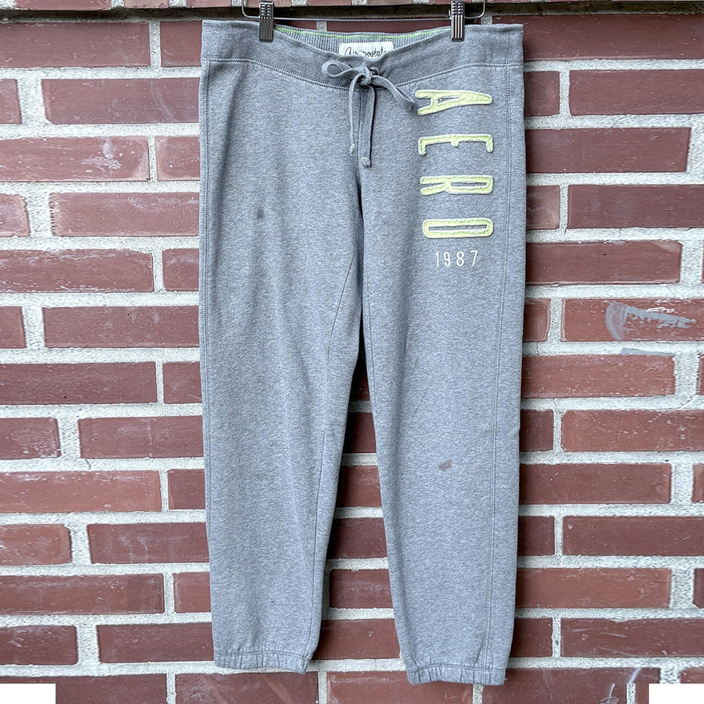 Aeropostale Gray Sweatpants with Drawstring Waist, Size M