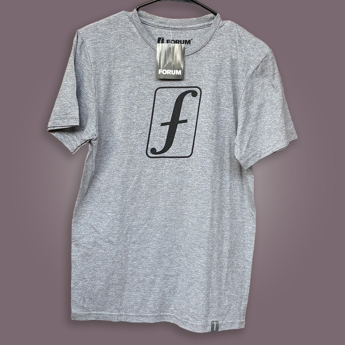 forum snowboards tee brand new with tags ❄️